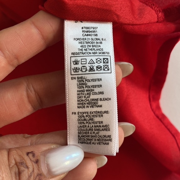 3/$15 frilly red lightweight feminine v neck cami formal office size medium - Picture 6 of 8